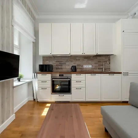 Stylish In Near The Old Town By Renters Daire
