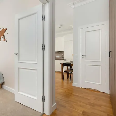 Stylish In Near The Old Town By Renters Apartman *